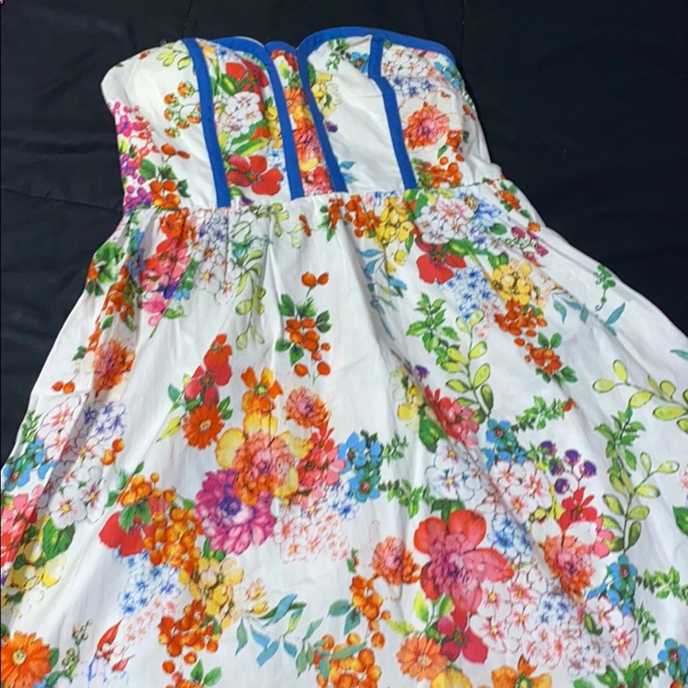 Strapless flowery dress
